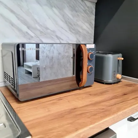 Family Garden - Bright 1br * فارنا