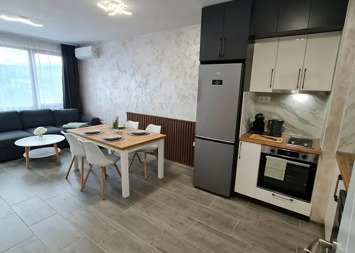 Family Garden - Bright 1br * Varna